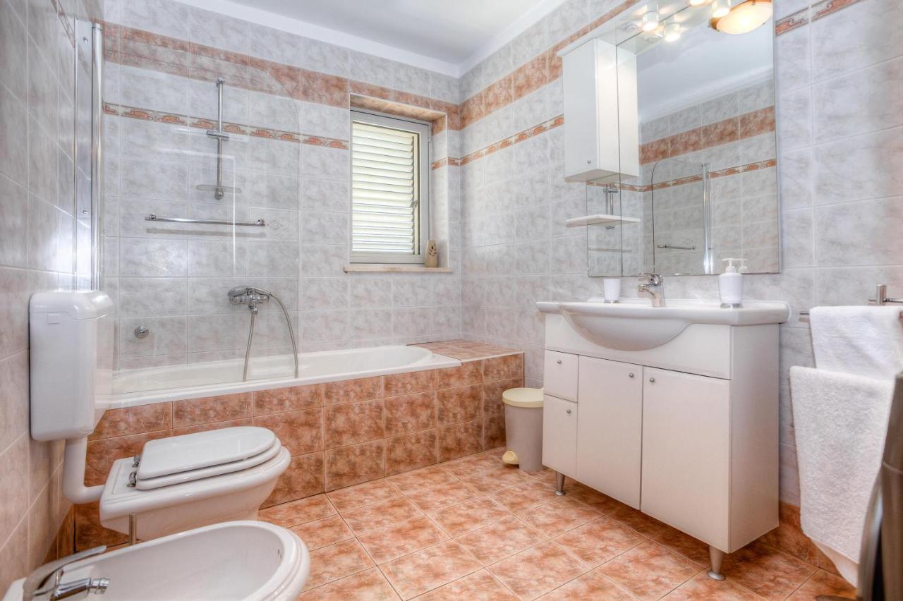 Diconi Apartment Pula Exterior photo